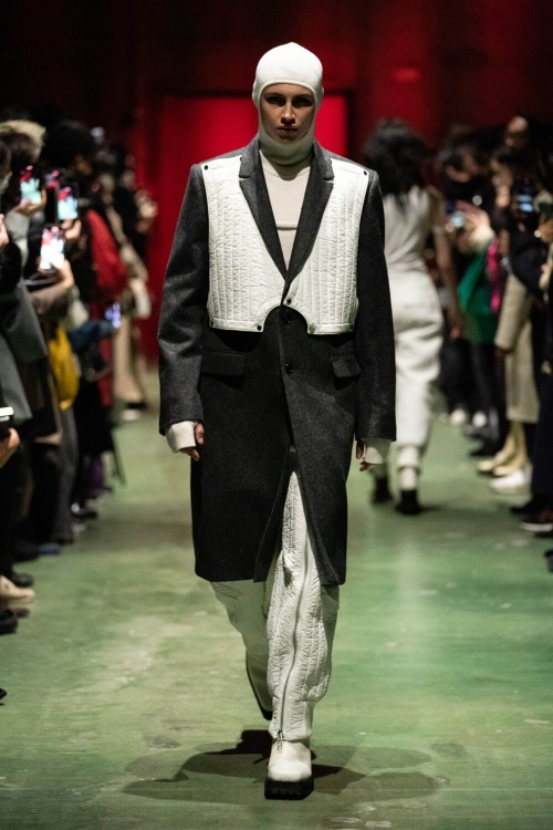 ジョン ローレンス サリバン 2021年秋冬コレクション - 身体を守る衣服、様々な“防”の追求コピー ジョン ローレンス サリバン 2021年秋冬コレクション - 身体を守る衣服、様々な“防”の追求コピー