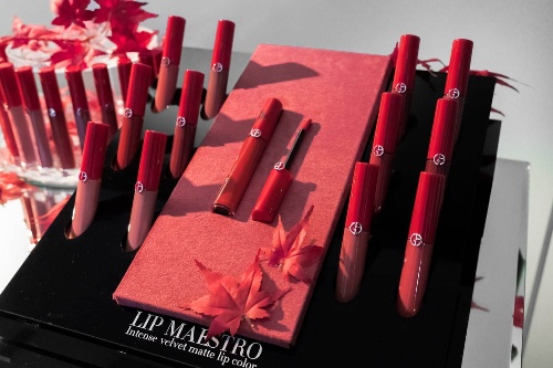 ジョルジオ アルマーニ ビューティ“紅葉”イメージの秋色「リップ マエストロ マット ネイチャー」コピー ジョルジオ アルマーニ ビューティ“紅葉”イメージの秋色「リップ マエストロ マット ネイチャー」コピー