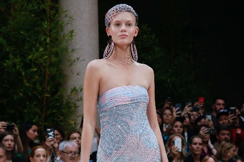 ジョルジオ アルマーニ 2020年春夏コレクション - 自然の妖精が導くフェミニンの世界