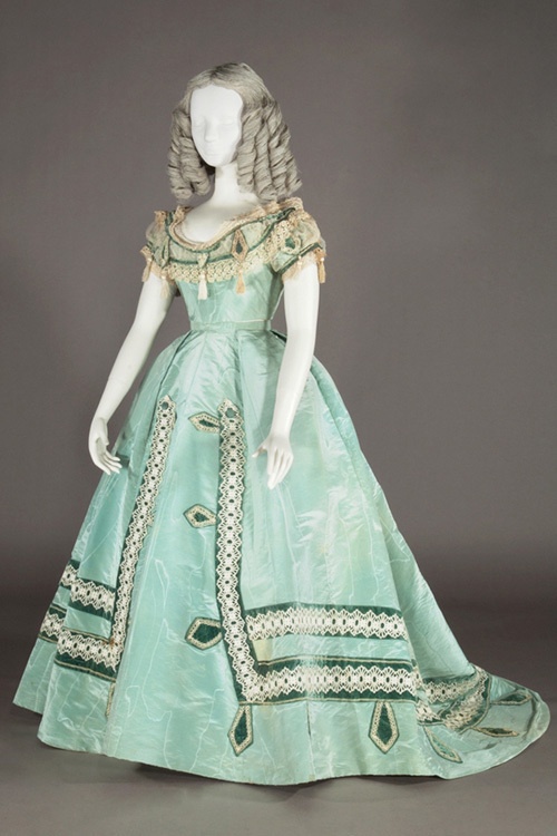ポワレからディオール、バレンシアガ等イヴニング・ドレス150年のエレガンスを - 神戸ファッション美術館特別展示コピー