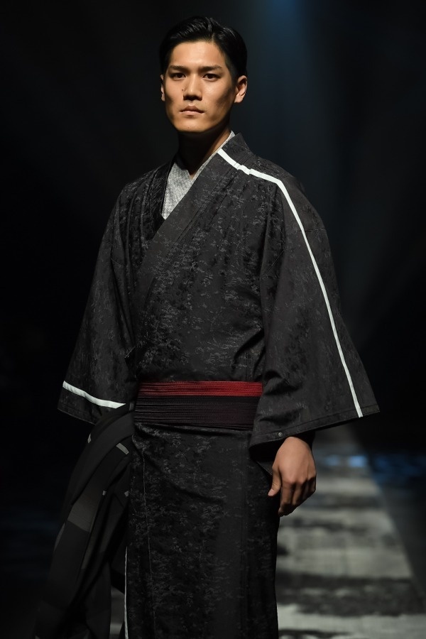 ジョウタロウ サイトウ 2018-19年秋冬コレクション - 現代的なアプローチで模索する和装の未来コピー ジョウタロウ サイトウ 2018-19年秋冬コレクション - 現代的なアプローチで模索する和装の未来コピー