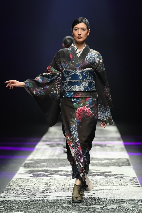 ジョウタロウ サイトウ 2018-19年秋冬コレクション - 現代的なアプローチで模索する和装の未来コピー ジョウタロウ サイトウ 2018-19年秋冬コレクション - 現代的なアプローチで模索する和装の未来コピー