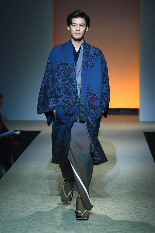 ジョウタロウ サイトウ2018年新作コレクション - 大切なのは遊び心、花々や猫と“大人”を謳歌するコピー ジョウタロウ サイトウ2018年新作コレクション - 大切なのは遊び心、花々や猫と“大人”を謳歌するコピー