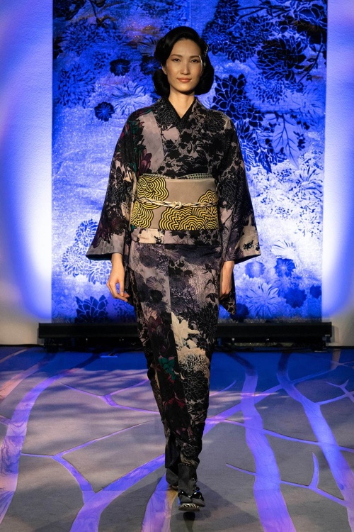 ジョウタロウ サイトウ 2020-21年秋冬コレクション - 鏡の空間、無限に反射する花の姿コピー ジョウタロウ サイトウ 2020-21年秋冬コレクション - 鏡の空間、無限に反射する花の姿コピー