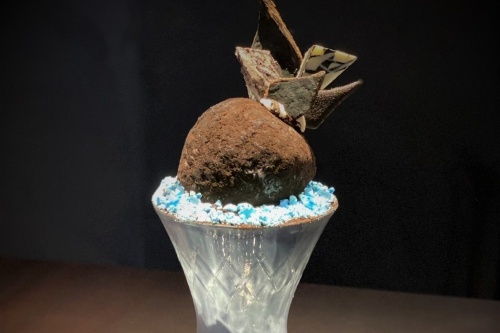ジョウタロウ サイトウ カフェから旬の苺＆ラズベリーの限定パフェ、ピスタチオの“惑星”アイスも