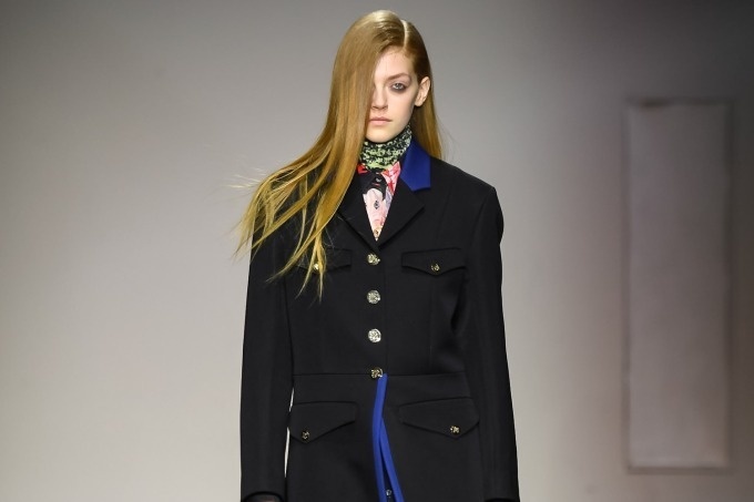 ポール・スミス 2019年秋冬ウィメンズコレクション、テーラードに隠れる女性らしさ