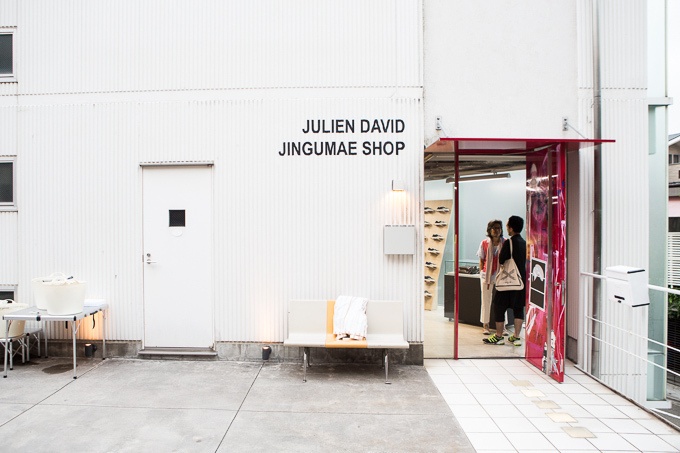 ジュリアン デイヴィッドが世界初となる路面店を東京・神宮前にオープンコピー