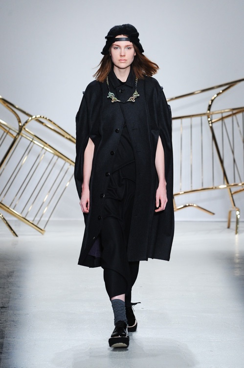 ジュリアン デイヴィッド 2014-15年秋冬コレクション - 素材で遊ぶ、都会派ストリートルックコピー
