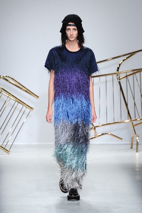 ジュリアン デイヴィッド 2014-15年秋冬コレクション - 素材で遊ぶ、都会派ストリートルックコピー
