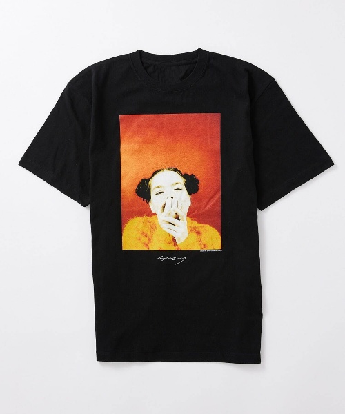 ジャーナル スタンダード新作、メジャー・デビュー時の“ビョーク”を写したフォトTシャツコピー ジャーナル スタンダード新作、メジャー・デビュー時の“ビョーク”を写したフォトTシャツコピー