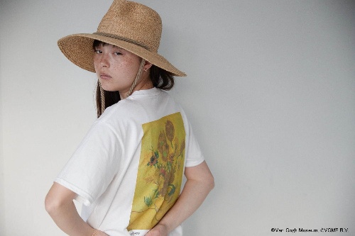 ジャーナル スタンダード“ゴッホの絵画”デザインTシャツ、名作『ひまわり』などをバックにプリントコピー