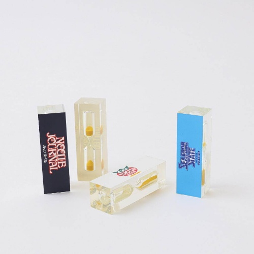ジャーナル スタンダード×日清食品「カップヌードル」ロゴスウェットや“3分”砂時計、原宿で限定ストアコピー ジャーナル スタンダード×日清食品「カップヌードル」ロゴスウェットや“3分”砂時計、原宿で限定ストアコピー