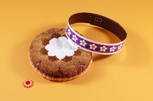ジャン=ポール・エヴァン“ポップな花柄”モチーフの「ガレット デ ロワ」カカオ×アーモンドクリームでコピー ジャン=ポール・エヴァン“ポップな花柄”モチーフの「ガレット デ ロワ」カカオ×アーモンドクリームでコピー