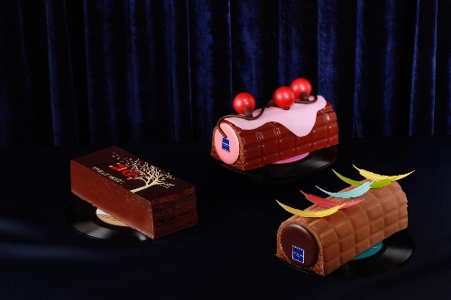 ジャン=ポール・エヴァンのクリスマスケーキ、ショコラのイルミネーション&カラフルな羽根を飾ってコピー ジャン=ポール・エヴァンのクリスマスケーキ、ショコラのイルミネーション&カラフルな羽根を飾ってコピー
