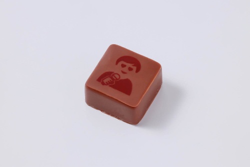 ジャン=ポール・エヴァン“カラフルな羽根”BOX入りレモン風味のチョコ、サロン・デュ・ショコラ限定でコピー ジャン=ポール・エヴァン“カラフルな羽根”BOX入りレモン風味のチョコ、サロン・デュ・ショコラ限定でコピー