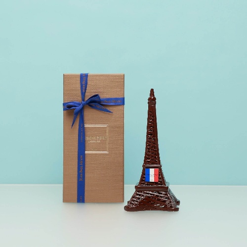 ジャン=ポール・エヴァン、エッフェル塔のチョコレート細工や“フランス国旗”モチーフのショコラコピー ジャン=ポール・エヴァン、エッフェル塔のチョコレート細工や“フランス国旗”モチーフのショコラコピー