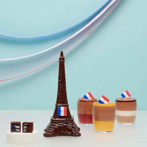 ジャン=ポール・エヴァン、エッフェル塔のチョコレート細工や“フランス国旗”モチーフのショコラコピー ジャン=ポール・エヴァン、エッフェル塔のチョコレート細工や“フランス国旗”モチーフのショコラコピー