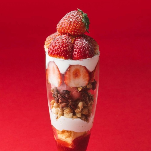 東京ミッドタウンいちごフェア「真っ赤ないちごに魅せられて。」贅沢パフェやミルフィーユコピー 東京ミッドタウンいちごフェア「真っ赤ないちごに魅せられて。」贅沢パフェやミルフィーユコピー
