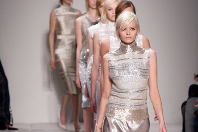 イタリア・ファッションの最高峰、ジャンフランコフェレ(GIANFRANCO FERRE)、2011-2012年秋冬コレクション