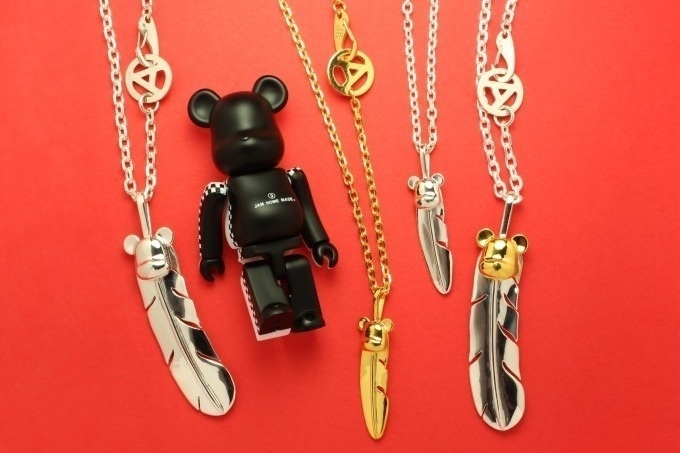 ジャムホームメイド×ベアブリックのフェザーネックレス - 時とともに表情が変わるシルバー
