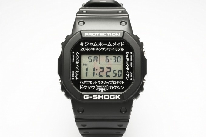 G-SHOCK×ジャムホームメイドの限定ウォッチ、“カタカナ”のメッセージを文字盤に配した腕時計
