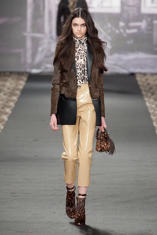 ジャストカヴァリ 2012-13年秋冬コレクション - ロックでエネルギッシュなカヴァリガールコピー