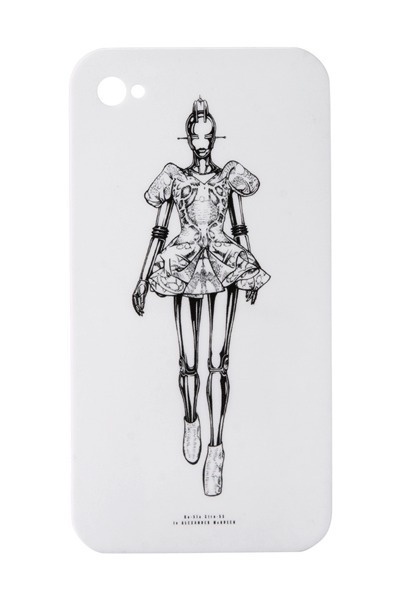 ブラックユーモアの効いたカール・ラガーフェルドやマックイーンのiPhoneケースが登場！コピー