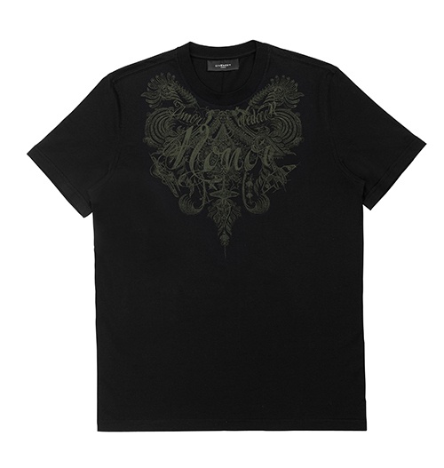 クリスマスシーズンのプレゼントにもピッタリ！ジバンシィより日本限定スカーフ＆Tシャツを発売コピー