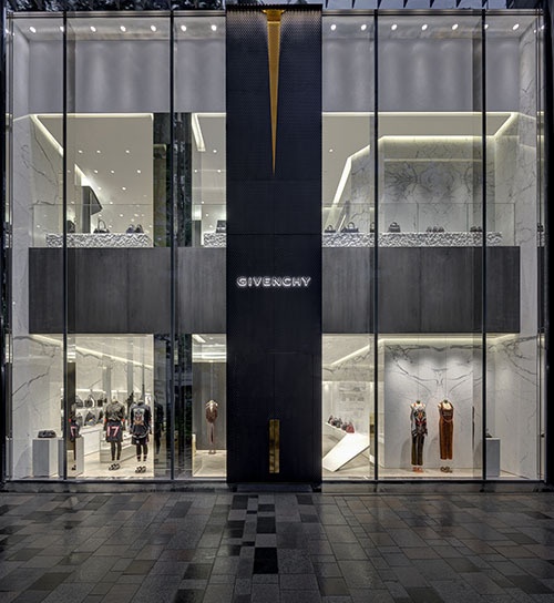 ジバンシィが表参道に旗艦店をオープン ‐ メンズ・ウィメンズともに展開コピー