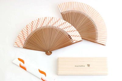 「まとふ」が京都の老舗扇店とコラボ、オリジナル扇子を発売