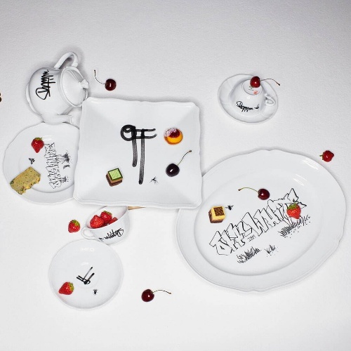 オフ-ホワイト×ジノリ1735コラボ食器、“グラフィティアート”を配したプレートやティーカップコピー オフ-ホワイト×ジノリ1735コラボ食器、“グラフィティアート”を配したプレートやティーカップコピー