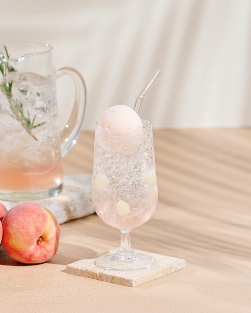 ジェラート ピケ カフェ「桃」スイーツ、シュワシュワピーチジェラートソーダ&白桃クレープコピー ジェラート ピケ カフェ「桃」スイーツ、シュワシュワピーチジェラートソーダ&白桃クレープコピー