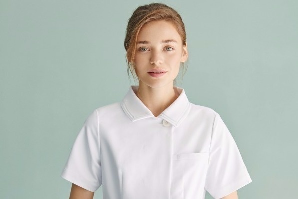 ジェラート ピケの「ナース服」誕生、アニマル柄トップス＆ライン入りワンピースをクラシコとコラボで