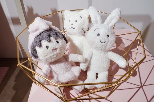 ジェラート ピケ×さくらももこのコラボ、“まるちゃん”原画プリントのカットソーやフワフワぬいぐるみ