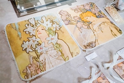 ジェラート ピケ「ミュシャ」のルームウェア、薔薇の花ドレスや女性像ハンカチなど