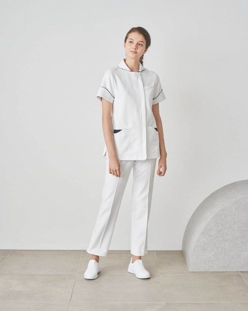ジェラート ピケの「ナース服」カップケーキ着想のワンピ&イチゴ柄ペンケース、クラシコとコラボコピー ジェラート ピケの「ナース服」カップケーキ着想のワンピ&イチゴ柄ペンケース、クラシコとコラボコピー