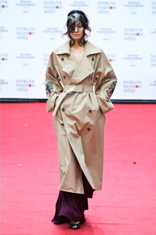 シロマ 2019-20年秋冬コレクション - 風を受けて揺れ動く、躍動する造形美コピー シロマ 2019-20年秋冬コレクション - 風を受けて揺れ動く、躍動する造形美コピー