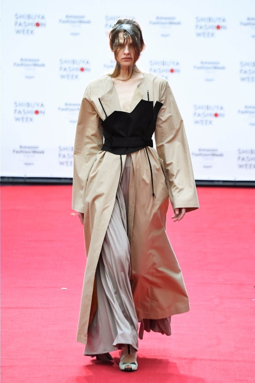 シロマ 2019-20年秋冬コレクション - 風を受けて揺れ動く、躍動する造形美コピー シロマ 2019-20年秋冬コレクション - 風を受けて揺れ動く、躍動する造形美コピー