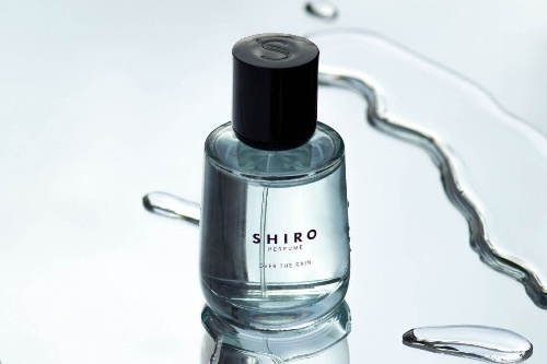 SHIRO本格フレグランス「SHIRO パフューム」“雨上がり”を表現したハニーフローラルの香り