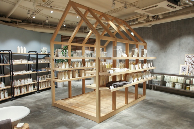 コスメティックブランド「shiro(シロ)」自由が丘に路面店オープン、都内初のカフェを併設コピー コスメティックブランド「shiro(シロ)」自由が丘に路面店オープン、都内初のカフェを併設コピー