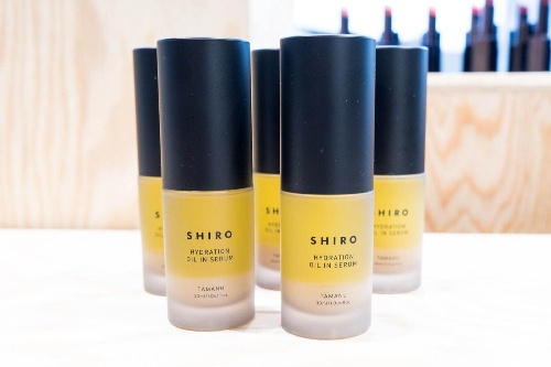 SHIRO“ゆず”香るリップ美容液「エッセンスリップ」に春の新色、シアーな質感のマリーゴールド色などコピー SHIRO“ゆず”香るリップ美容液「エッセンスリップ」に春の新色、シアーな質感のマリーゴールド色などコピー