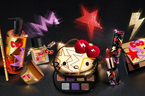 シュウ ウエムラ21年クリスマスコスメ、HELLO KITTYのアイパレットやリボンのキラキラリップ