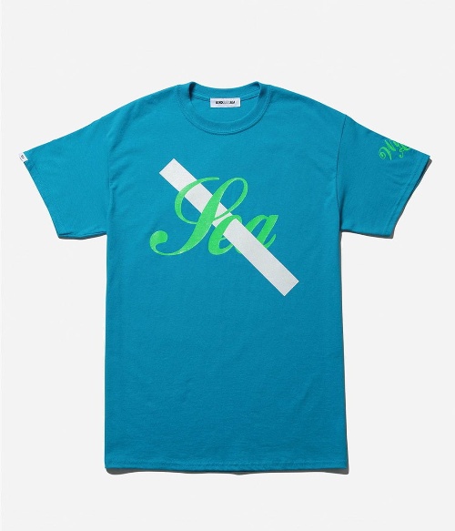 サタデーズ ニューヨークシティ×ウィンダンシーのロゴTシャツやトートバッグ、店舗ごとの限定カラーコピー
