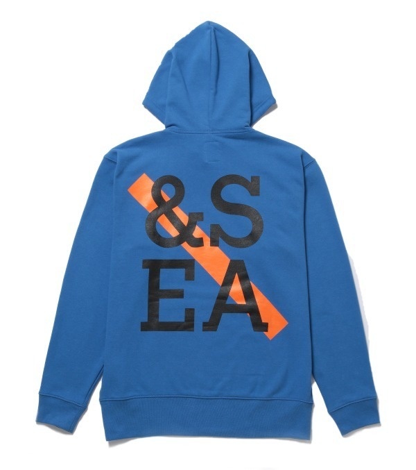 サタデーズ ニューヨークシティ×ウィンダンシー、両ブランドのロゴ入りTシャツ＆フーディなどコピー