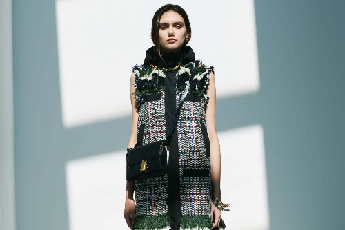 sacai 2021年リゾートウィメンズコレクション - “愛を味方に”