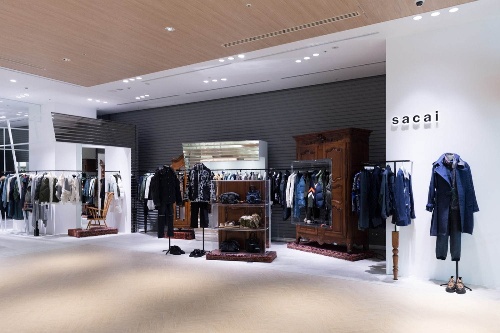 sacaiの直営店が渋谷スクランブルスクエアに、“ダウン×デニム”限定ジャケットも販売コピー