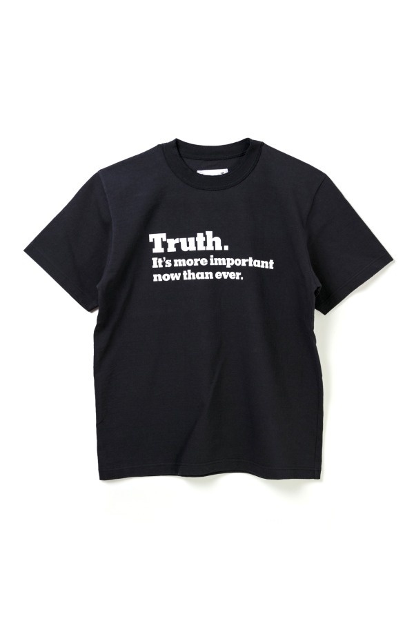 sacai 阪急メンズ東京、移転オープン - 限定色ネイビーの「Truth」Tシャツ＆フーディーコピー
