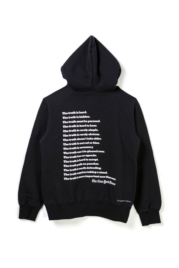 sacai 阪急メンズ東京、移転オープン - 限定色ネイビーの「Truth」Tシャツ＆フーディーコピー