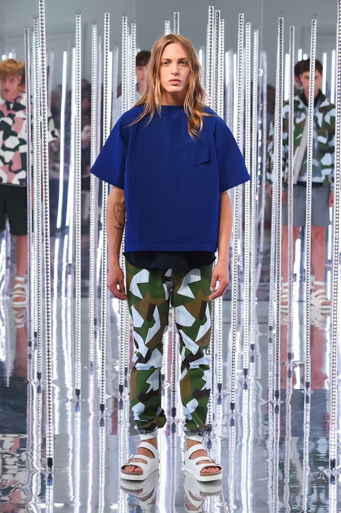 sacai 2015年春夏メンズコレクション - プリントやレイヤリングで魅せるオーバーレイコピー