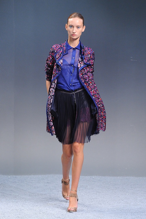 様々な素材使いやユニークなスタイリングで楽しく演出 - sacai(サカイ)、2012年春夏コレクションコピー